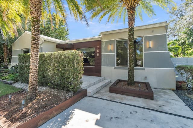760 NE 115th St, Biscayne Park FL 33161 - Biscayne Park, FL - Photo 2