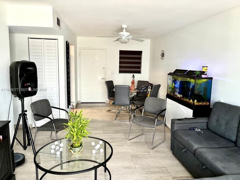 6820 W Flagler St # 405, Miami FL 33144