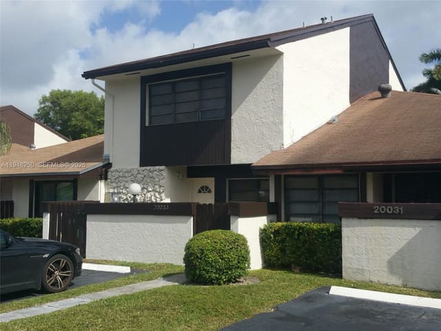 20033 NE 2nd Pl, Miami FL 33179 - Miami, FL - Photo 2
