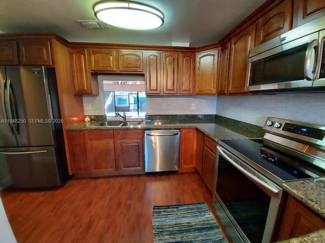 20033 NE 2nd Pl, Miami FL 33179 - Miami, FL - Photo 6