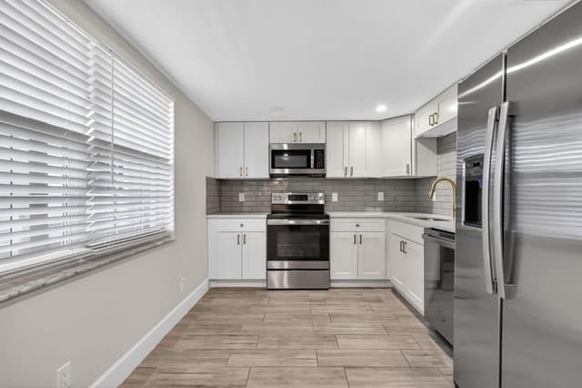 545 Oaks Lane # 409, Pompano Beach FL 33069 - Pompano Beach, FL - Photo 3