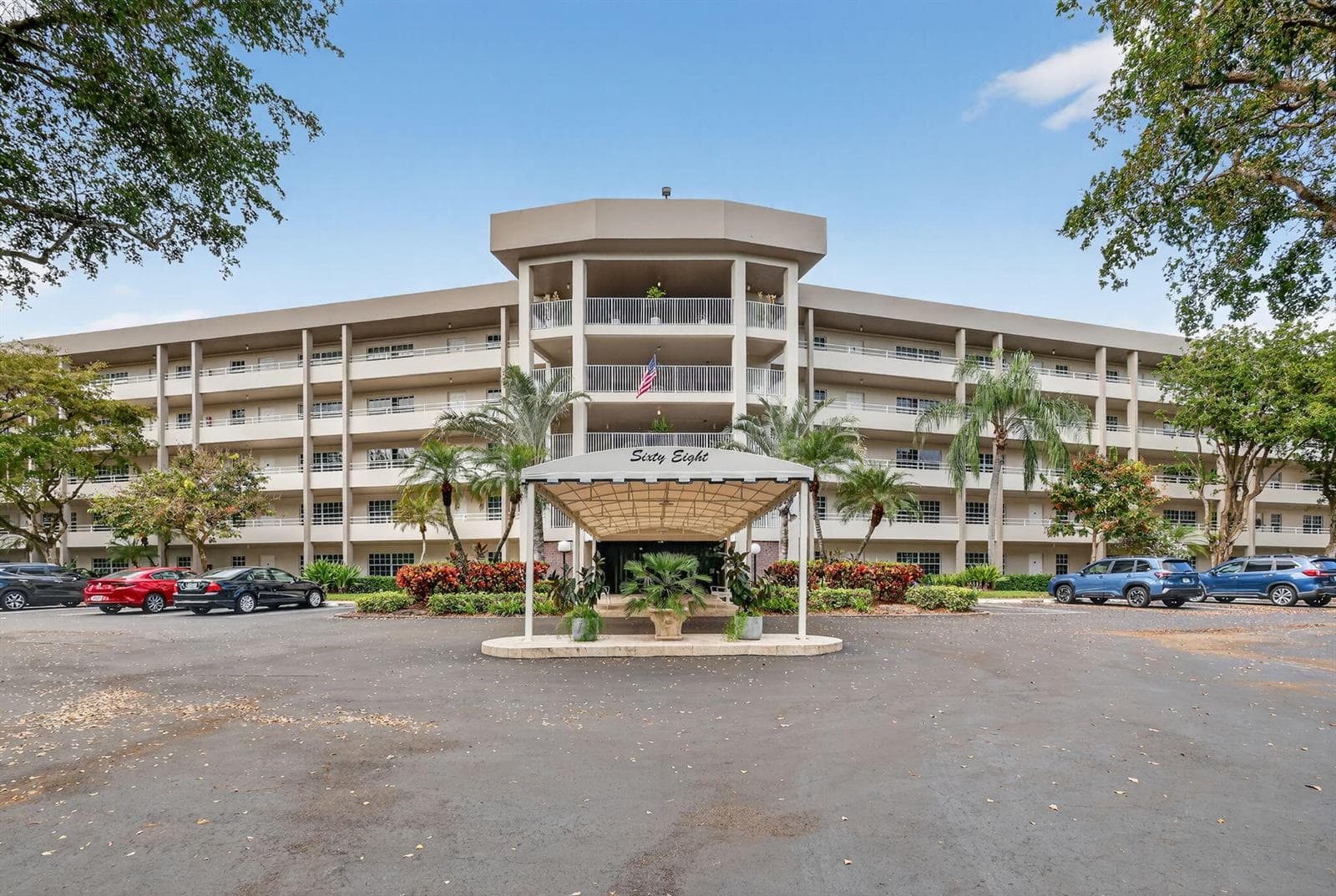 545 Oaks Lane # 409, Pompano Beach FL 33069 - Pompano Beach, FL - Photo 1