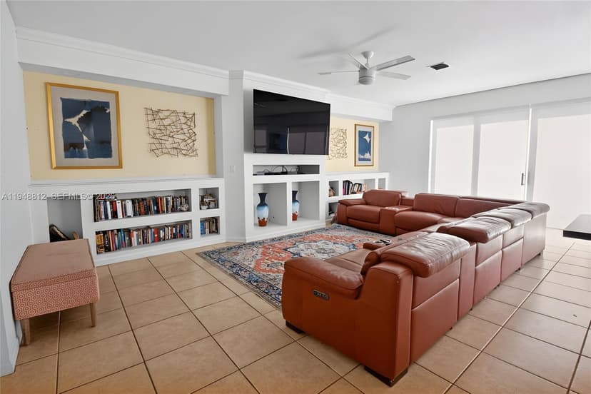 15826 NW 11th St, Pembroke Pines FL 33028