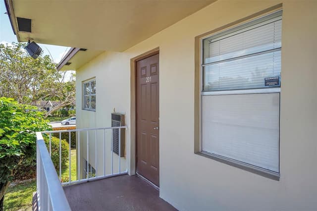 7200 NW 4th Pl # 201, Margate FL 33063 - Margate, FL - Photo 2