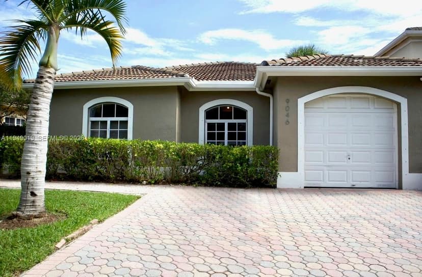9046 SW 160th Ter, Palmetto Bay FL 33157