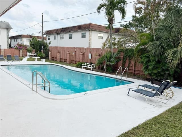 230 SW 1st Street # 8, Pompano Beach FL 33060 - Pompano Beach, FL - Photo 2