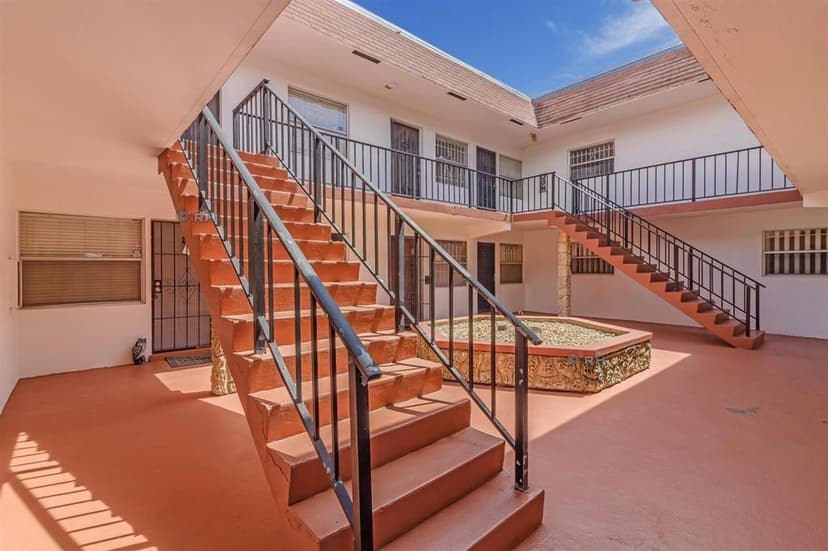 230 SW 1st Street # 8, Pompano Beach FL 33060