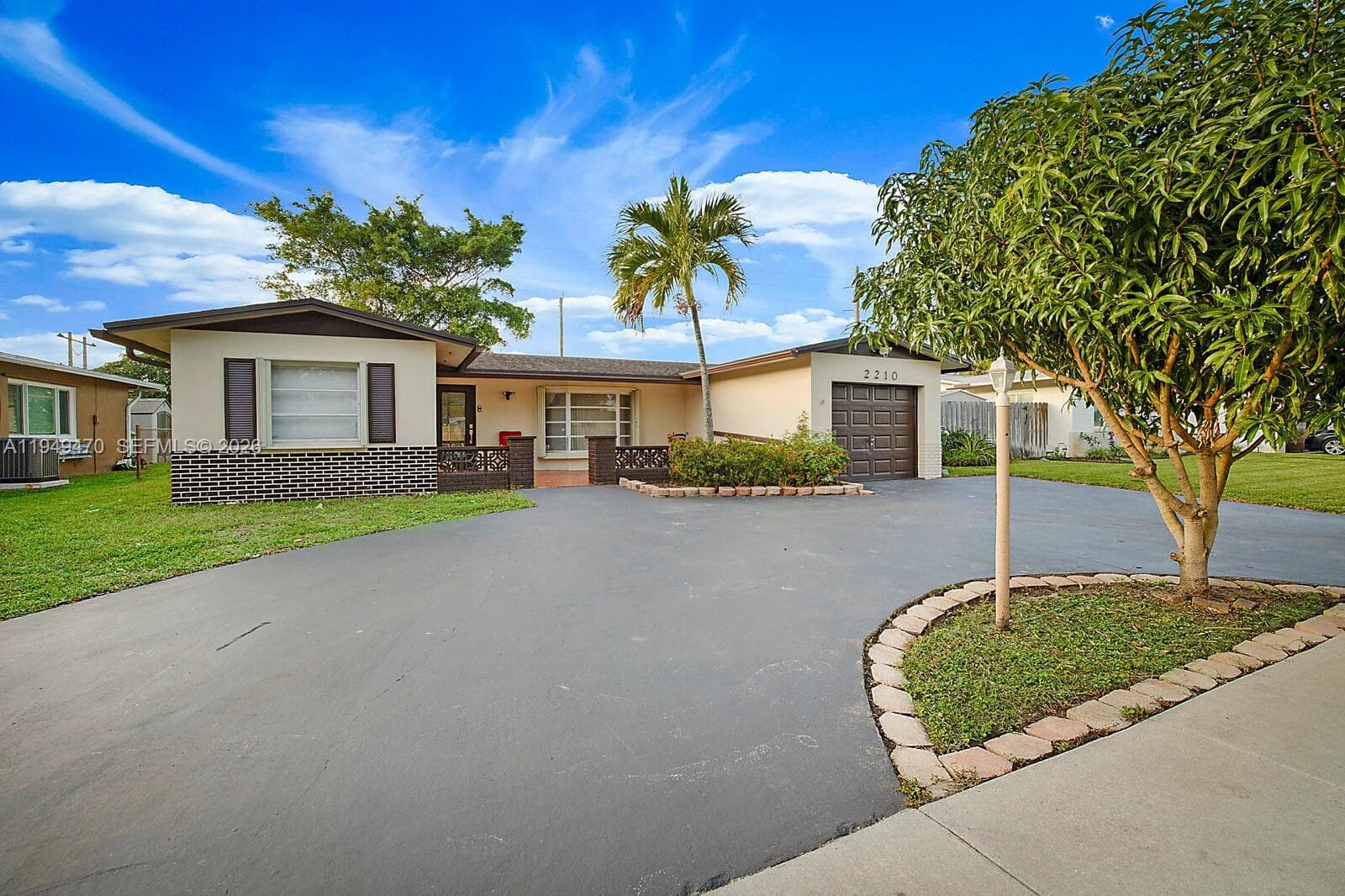 2210 NW 91st Ter, Pembroke Pines FL 33024