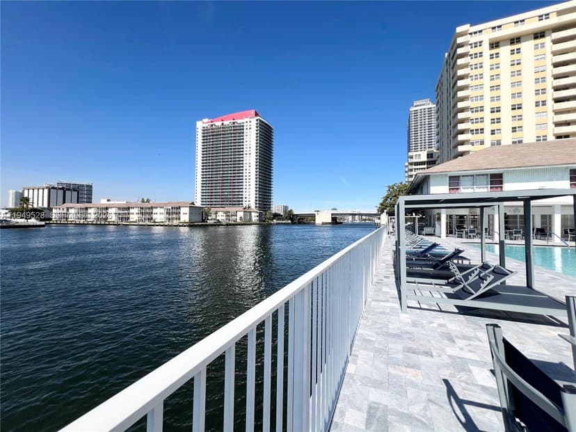 1833 S Ocean Dr # 1109, Hallandale Beach FL 33009