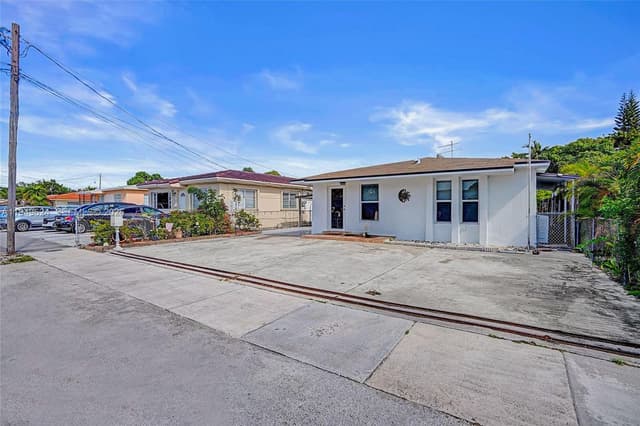 901 NW 34th Ave, Miami FL 33125 - Miami, FL - Photo 2