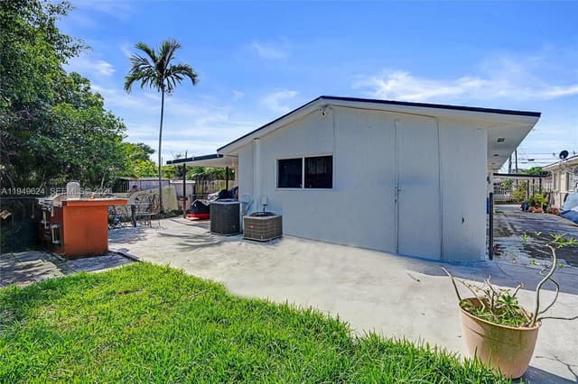901 NW 34th Ave, Miami FL 33125 - Miami, FL - Photo 7
