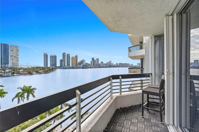 3600 Mystic Pointe Dr # 1017, Aventura FL 33180 - Aventura, FL - Photo 2