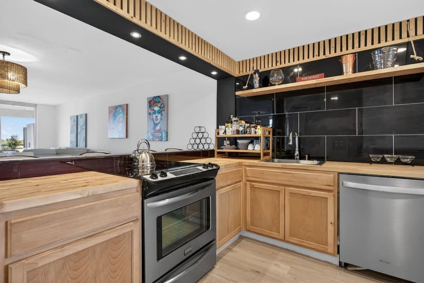 3960 Oaks Clubhouse Drive # 512, Pompano Beach FL 33069