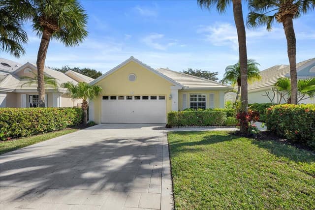 11 Dorchester Circle, Palm Beach Gardens FL 33418 - Palm Beach Gardens, FL - Photo 2