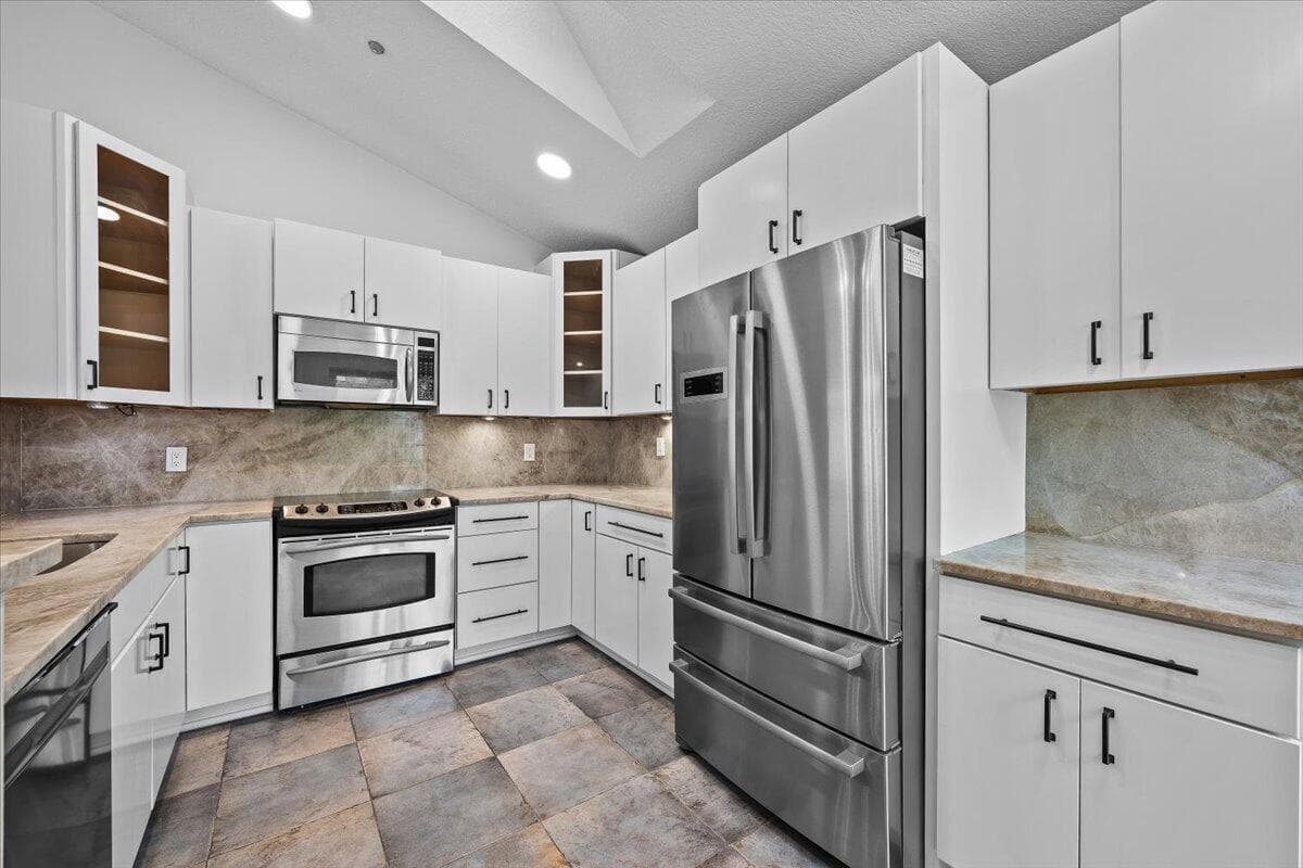 11 Dorchester Circle, Palm Beach Gardens FL 33418 - Palm Beach Gardens, FL - Photo 1