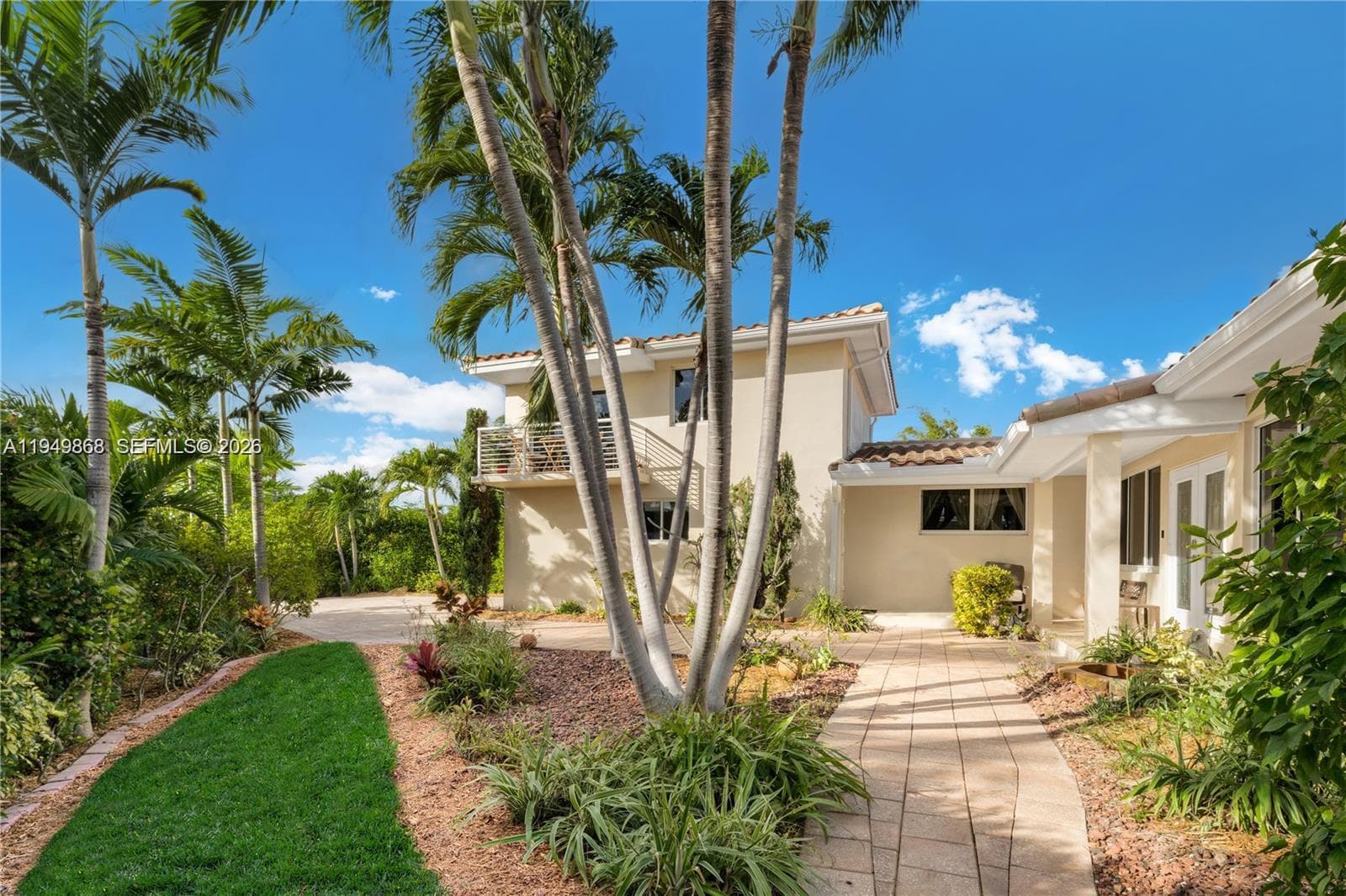 1155 S Biscayne Point Rd, Miami Beach FL 33141 - Miami Beach, FL - Photo 1