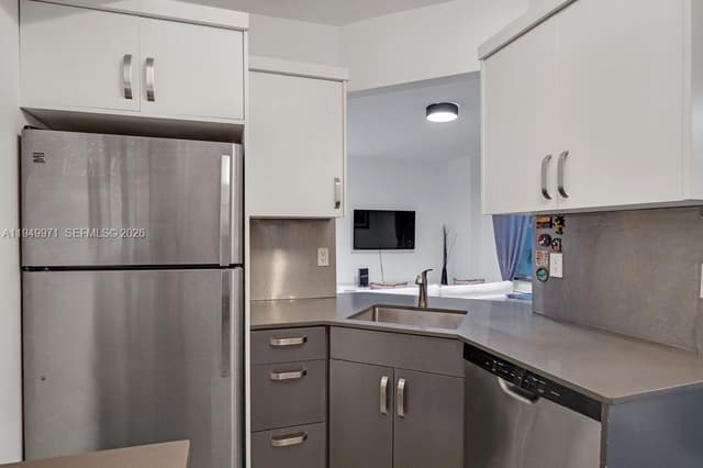 747 Michigan Ave # 201, Miami Beach FL 33139 - Miami Beach, FL - Photo 6