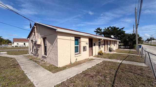 752 Martin Luther King Boulevard # 5, Riviera Beach FL 33404 - Riviera Beach, FL - Photo 2