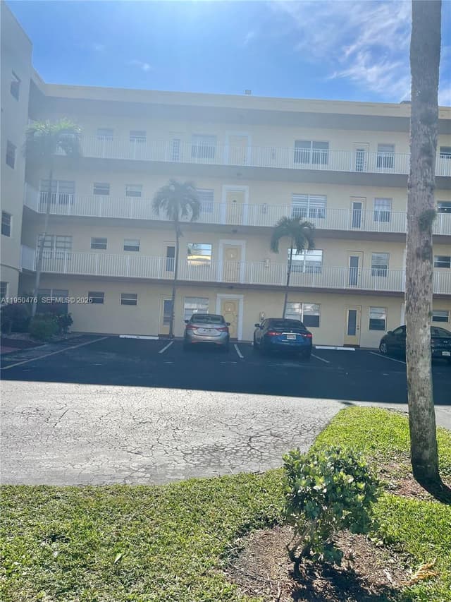3940 NW 42nd Ave # 319, Lauderdale Lakes FL 33319 - Lauderdale Lakes, FL - Photo 2