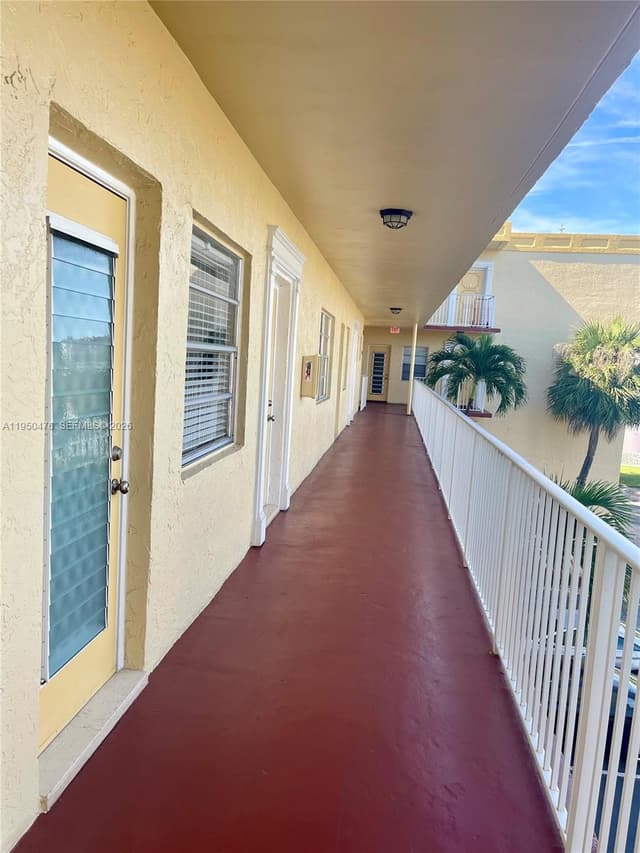 3940 NW 42nd Ave # 319, Lauderdale Lakes FL 33319 - Lauderdale Lakes, FL - Photo 3