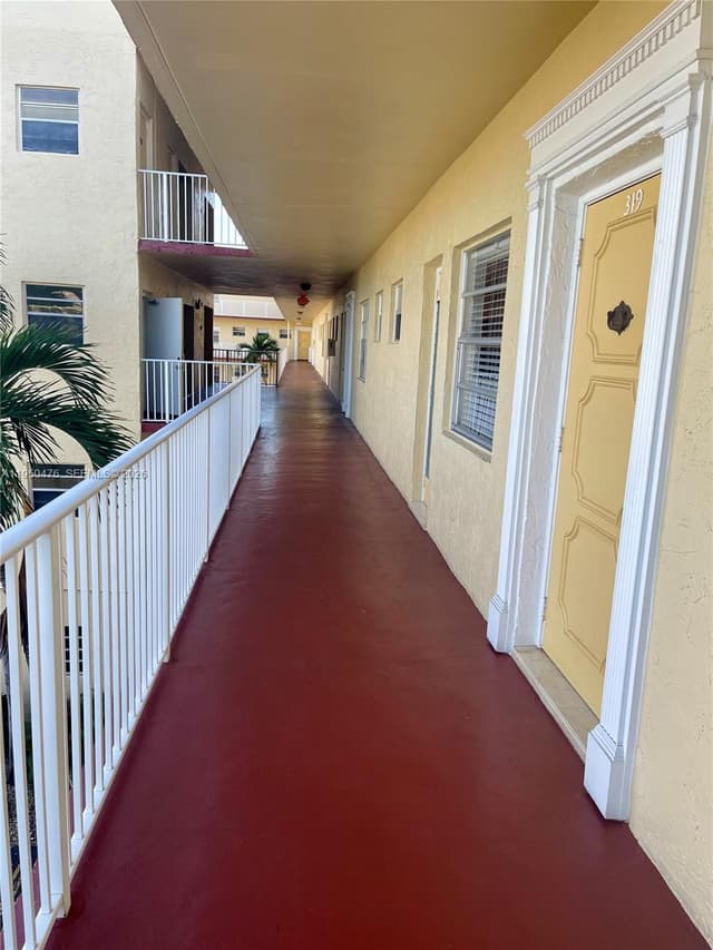3940 NW 42nd Ave # 319, Lauderdale Lakes FL 33319 - Lauderdale Lakes, FL - Photo 4