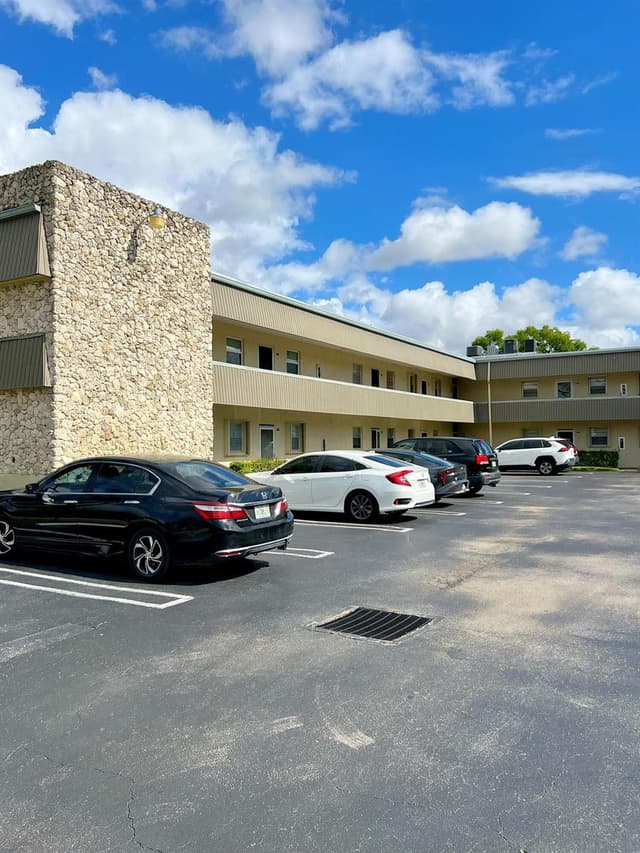 126 Sparrow Drive # 19a, Royal Palm Beach FL 33411 - Royal Palm Beach, FL - Photo 2