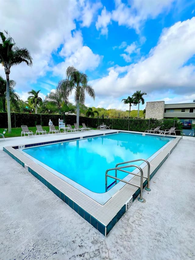 126 Sparrow Drive # 19a, Royal Palm Beach FL 33411 - Royal Palm Beach, FL - Photo 6