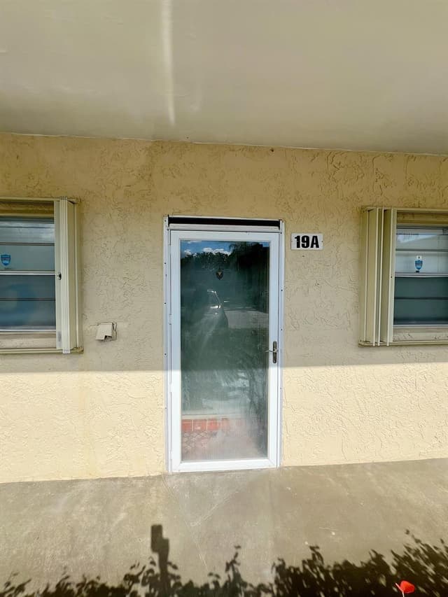 126 Sparrow Drive # 19a, Royal Palm Beach FL 33411 - Royal Palm Beach, FL - Photo 3
