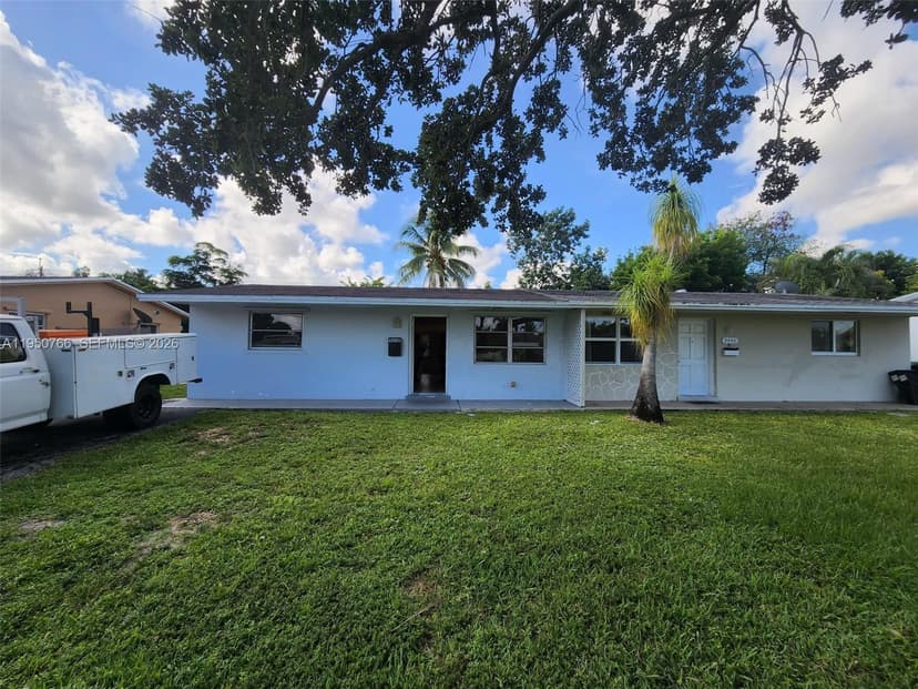 9438 SW 51st St, Cooper City FL 33328