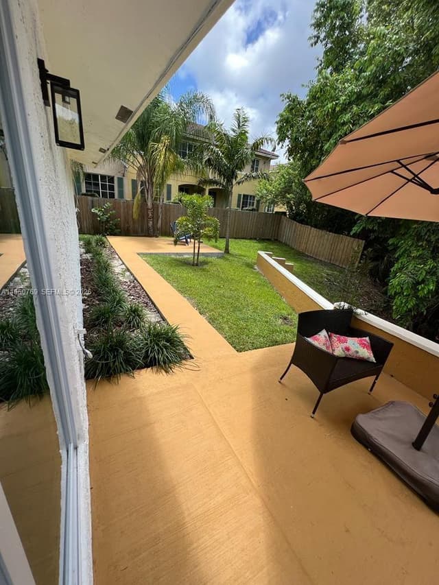 6120 SW 19th St, North Lauderdale FL 33068 - North Lauderdale, FL - Photo 2