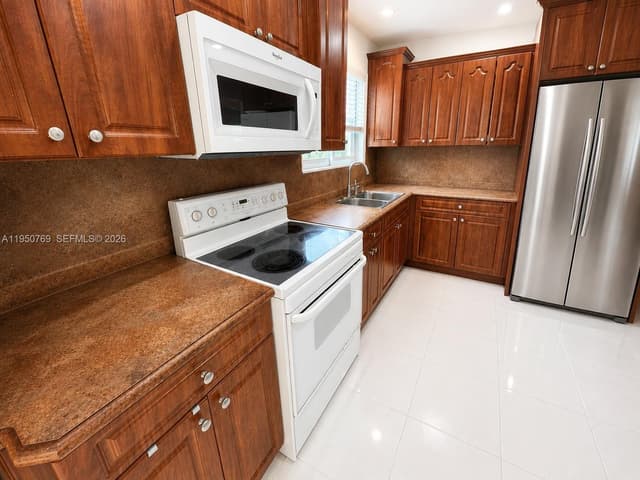 6120 SW 19th St, North Lauderdale FL 33068 - North Lauderdale, FL - Photo 6