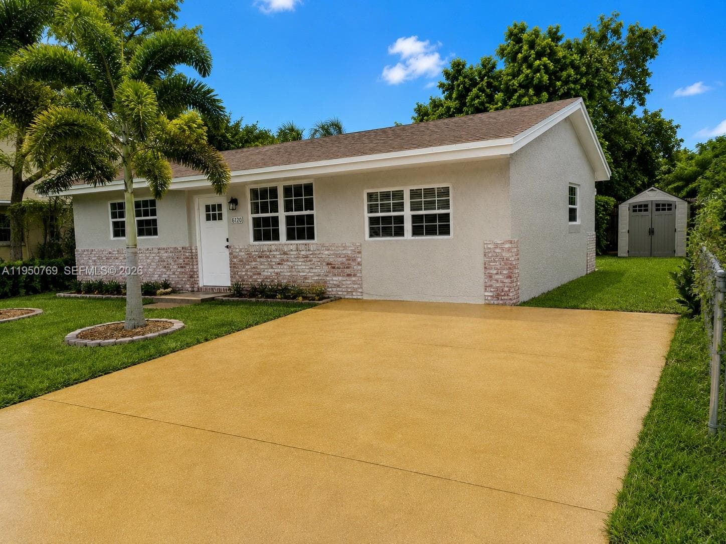 6120 SW 19th St, North Lauderdale FL 33068 - North Lauderdale, FL - Photo 1