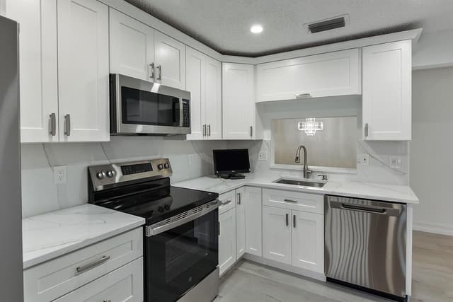 15342 Lakes Of Delray Boulevard # 98, Delray Beach FL 33484 - Delray Beach, FL - Photo 2