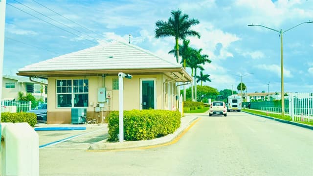 164 Kent # J, West Palm Beach FL 33417 - West Palm Beach, FL - Photo 3