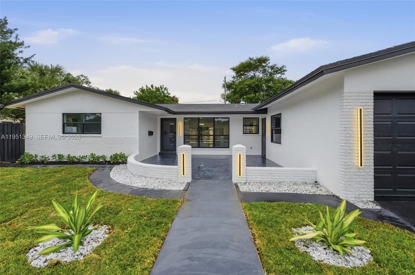 4711 NE 18th Ave, Oakland Park FL 33334