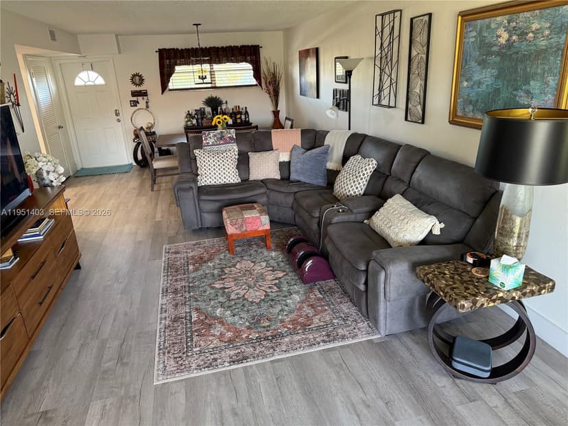 8911 S Hollybrook Blvd # 305, Pembroke Pines FL 33025