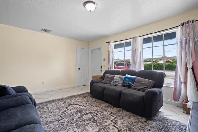 5772 N Haverhill Road N, West Palm Beach FL 33407 - West Palm Beach, FL - Photo 6