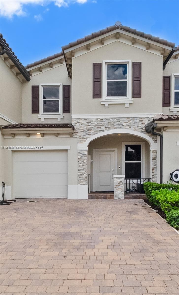 5544 NW 27th Pl, Lauderhill FL 33313