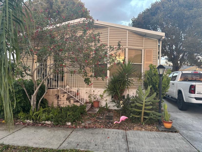 6566 NW 34th Ave Lot#h009 Avenue, Coconut Creek FL 33073