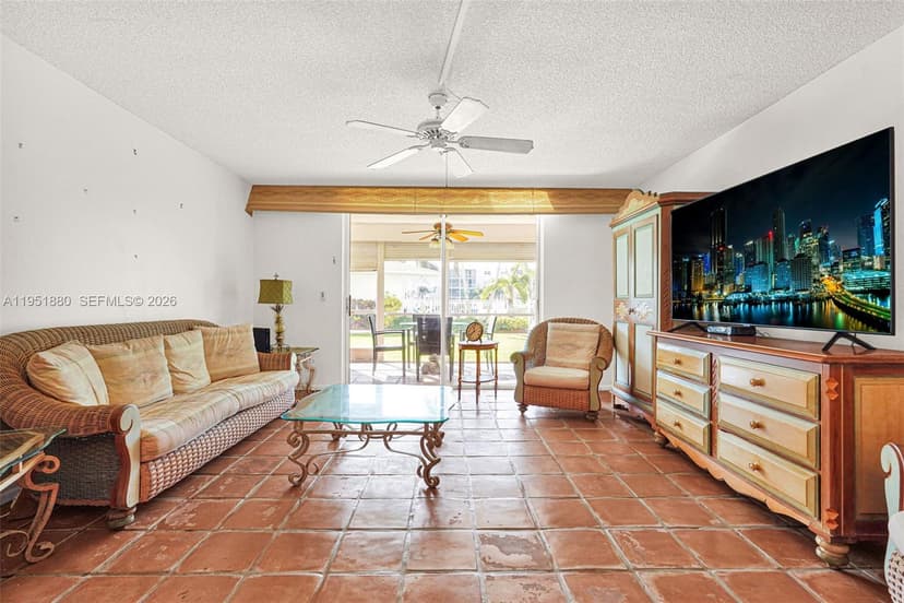 314 SE 10th St # 103, Dania Beach FL 33004