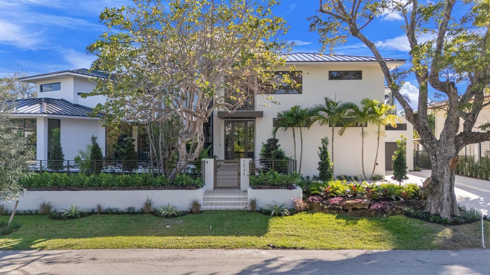 2035 Intracoastal Drive, Fort Lauderdale FL 33305