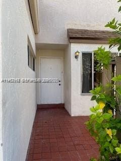 879 NW 81st Way # 4, Plantation FL 33324