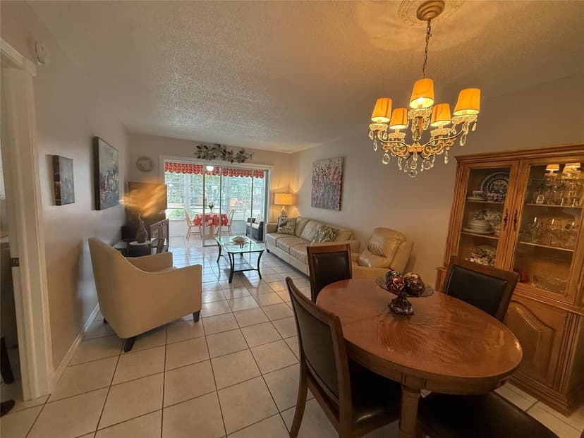 2901 NW 46th Avenue # 106, Lauderdale Lakes FL 33313