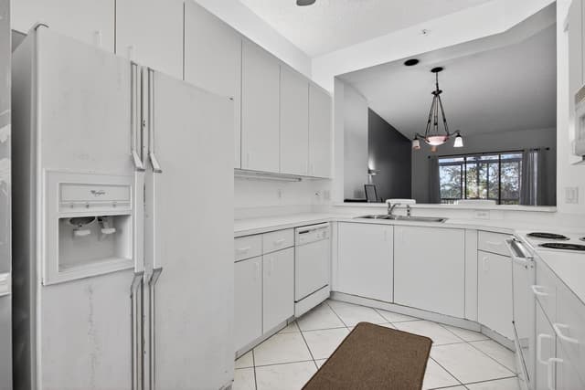9575 Weldon Circle Apt C413, Tamarac FL 33321 - Tamarac, FL - Photo 4