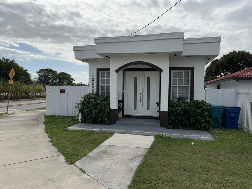 12202 SW 216th St, Miami FL 33170