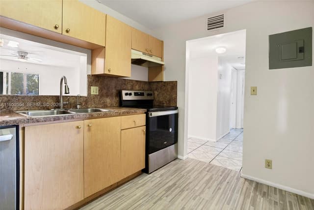 4151 NW 41st St # 301, Lauderdale Lakes FL 33319 - Lauderdale Lakes, FL - Photo 7