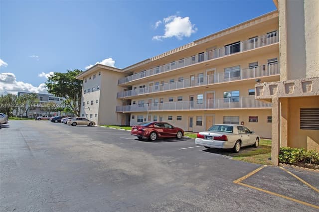 4151 NW 41st St # 301, Lauderdale Lakes FL 33319 - Lauderdale Lakes, FL - Photo 3
