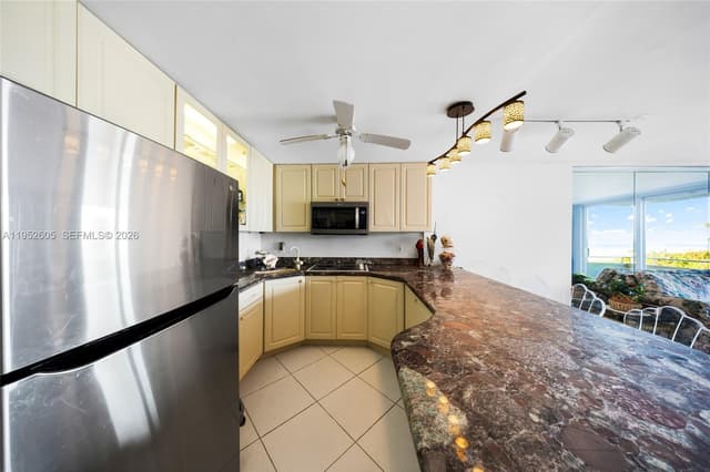 465 Ocean Dr # 419, Miami Beach FL 33139 - Miami Beach, FL - Photo 6