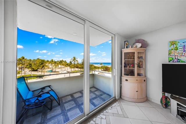 465 Ocean Dr # 419, Miami Beach FL 33139 - Miami Beach, FL - Photo 3