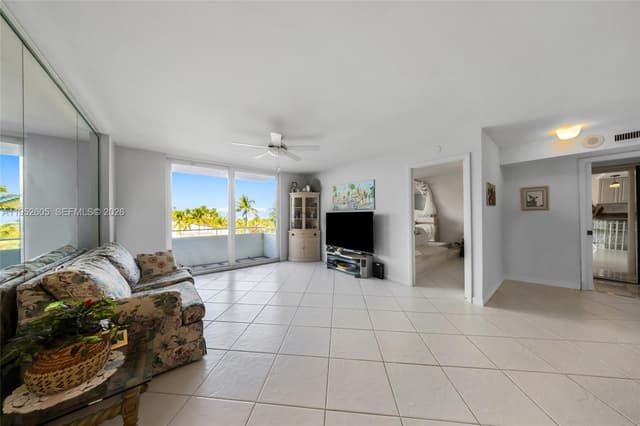 465 Ocean Dr # 419, Miami Beach FL 33139 - Miami Beach, FL - Photo 4